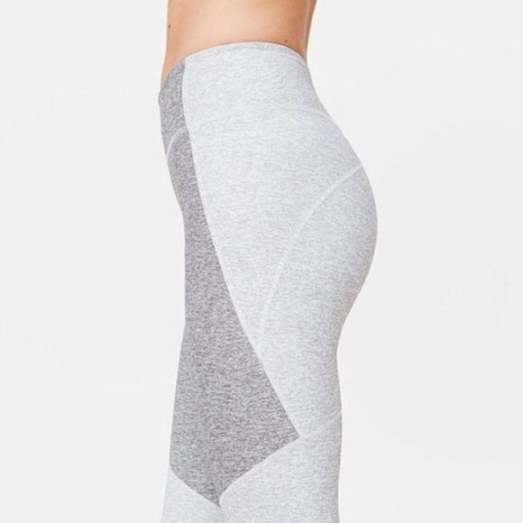 Outdoor Voices Knee Cap Leggings Dove & Ash - Picture 3 of 9